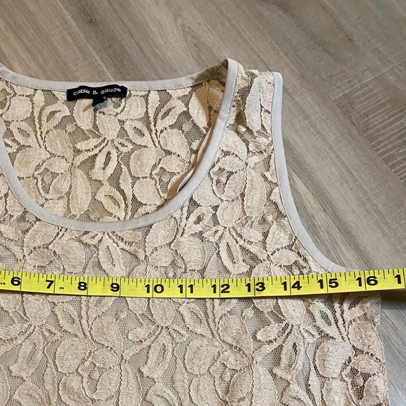 Cable & Gauge Women’s Sleeveless Top with Under Layer - Picture 6 of 7